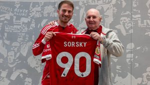 Alexis Mac Allister Kejutkan Fans Liverpool Berusia 90 Tahun