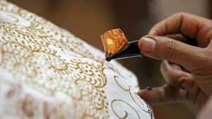 Generasi Z Hidupkan Kembali Seni Batik Canting Tradisional