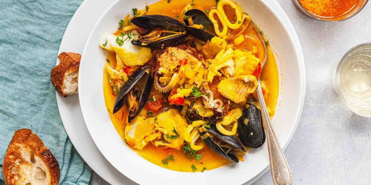 Bouillabaisse Prancis: Sup Seafood Marseille Dan Rempah Saffron