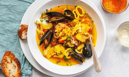 Bouillabaisse Prancis: Sup Seafood Marseille Dan Rempah Saffron