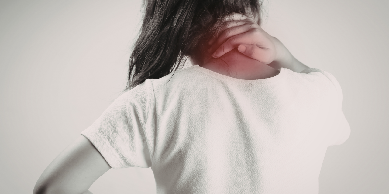 Waspada Text Neck Remaja: Pentingnya Peregangan Bahu Rutin