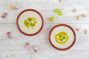 Ajo Blanco Khas Spanyol, Sup Dingin Almond Dan Minyak Zaitun