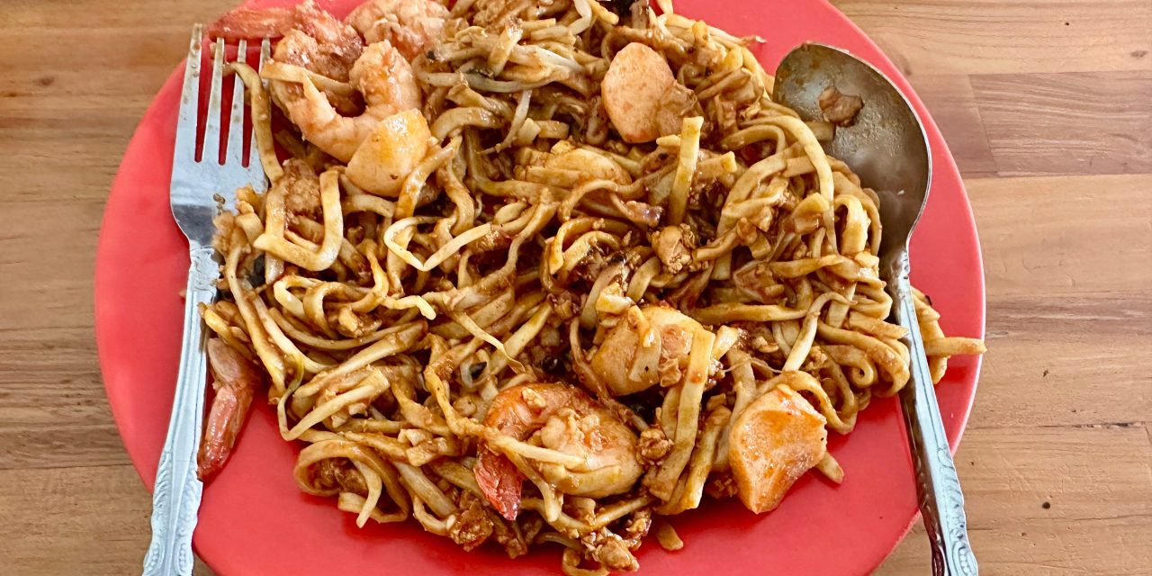 Mengenal Mie Tarempa, Berbumbu Rempah Dan Suwiran Tongkol