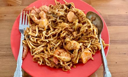 Mengenal Mie Tarempa, Berbumbu Rempah Dan Suwiran Tongkol