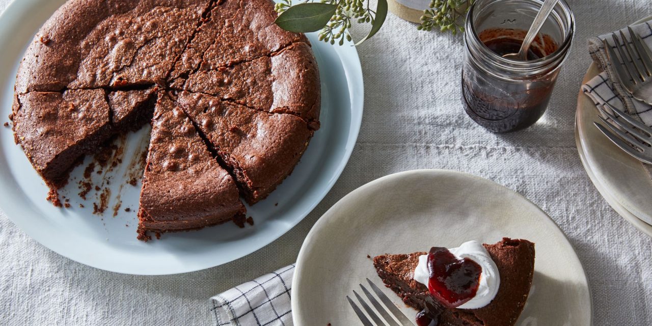 Mengenal Kladdkaka, Kue Cokelat Panggang Ikonik Khas Swedia