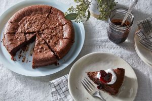 Mengenal Kladdkaka, Kue Cokelat Panggang Ikonik Khas Swedia